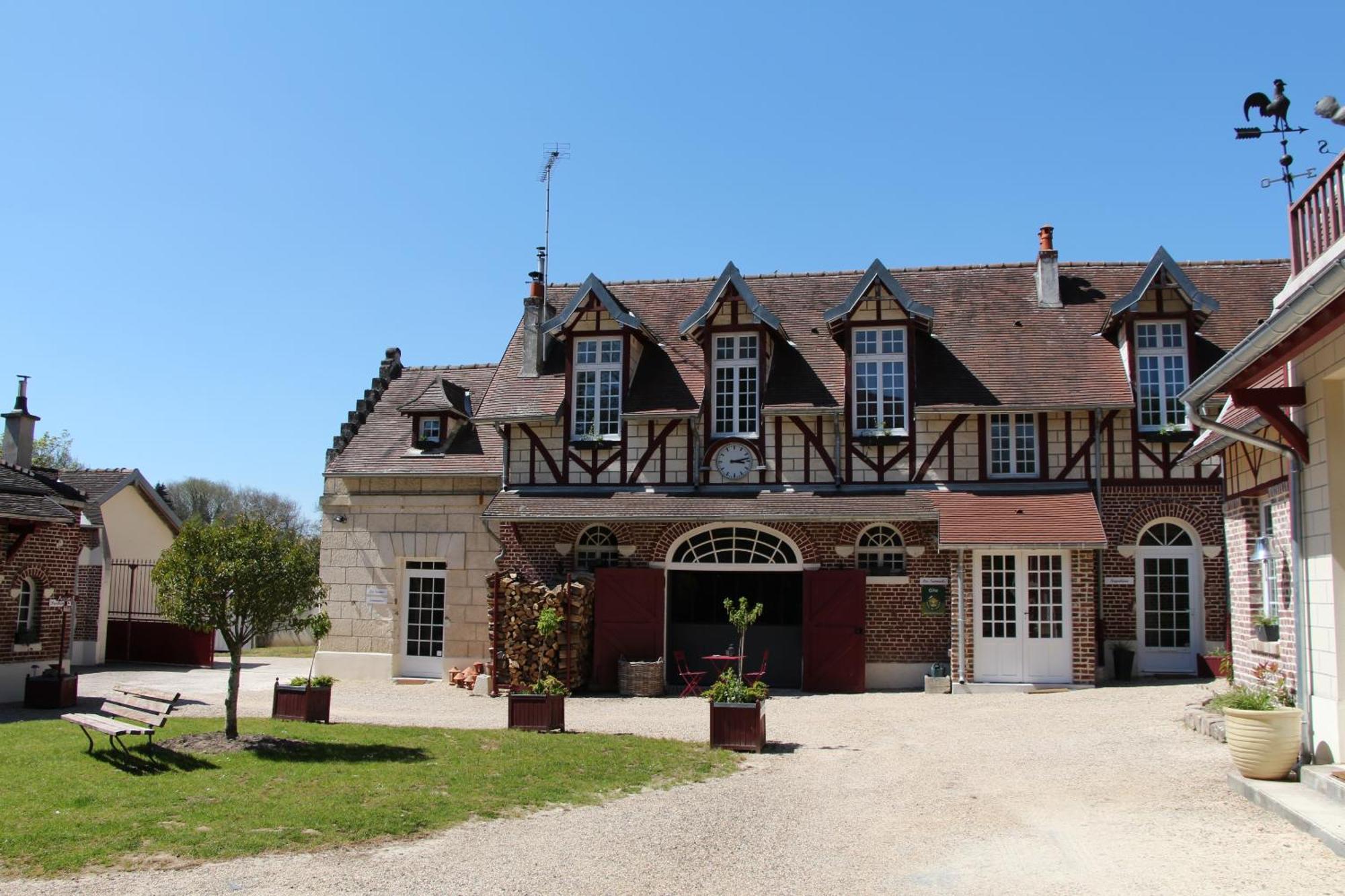 L'Ecurie De Vieux-Moulin Vieux-Moulin (Oise) Exterior foto